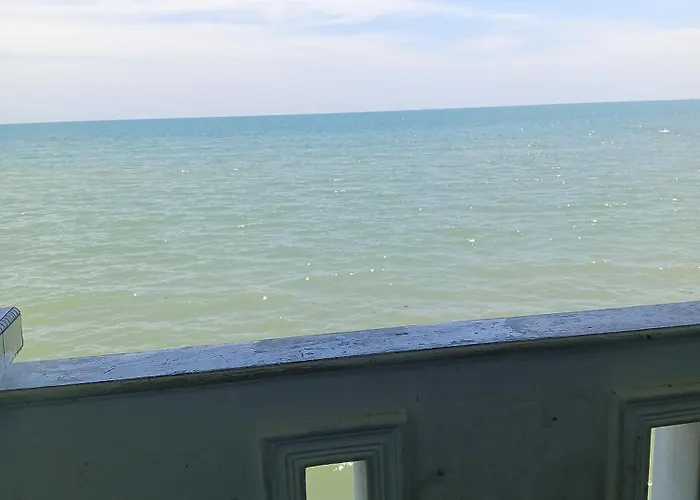 Ground Floor Apartment Seaview Beach