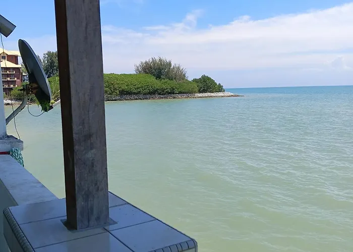 Ground Floor Apartment Seaview Beach